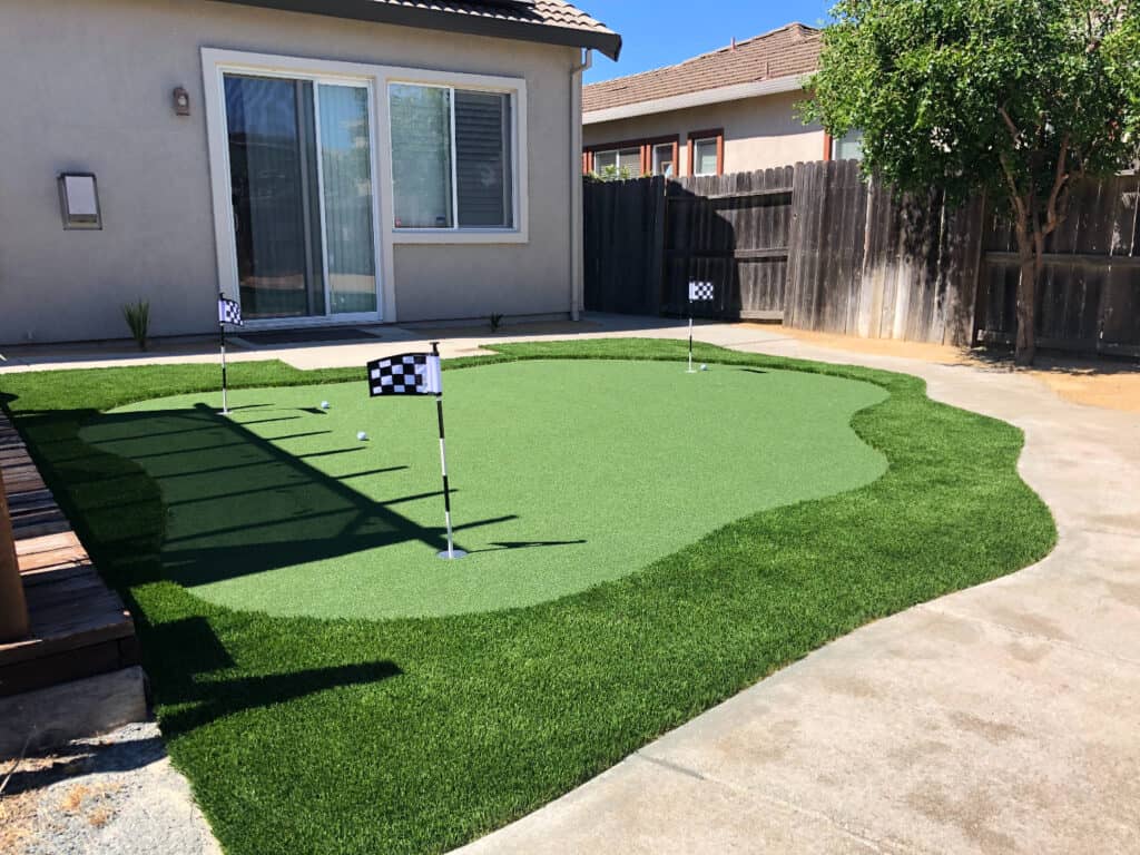 Putting Green with 3 cups